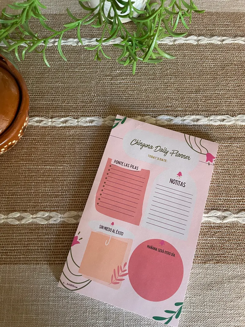 Chingona Daily Planner & Goal Tracker 1