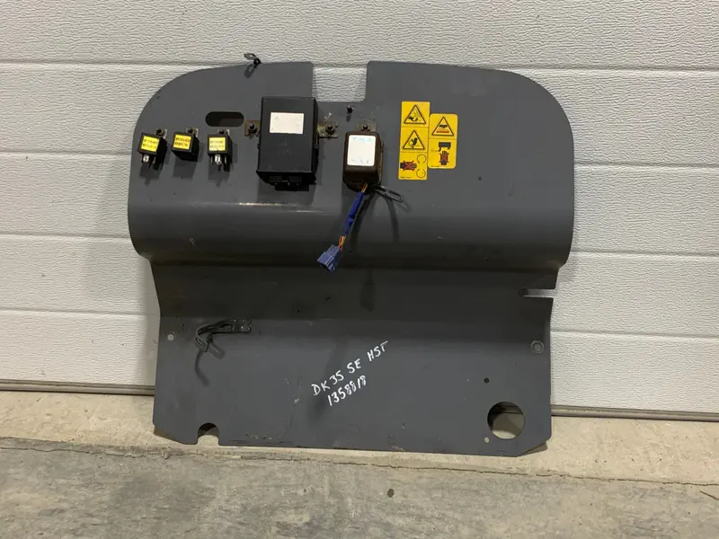 Kioti Dk35Se Hst Fuel Tank Shut-Off Plate 1