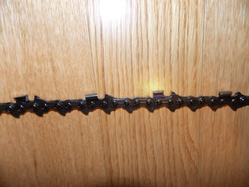 Oregon 72Ap068G 18-Inch Full-Skip Semi-Chisel Chainsaw Chain 1