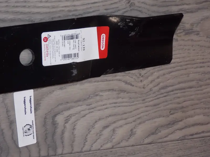 Oregon 92-139 Replacement Lawn Mower Blade – 17-Inch 1
