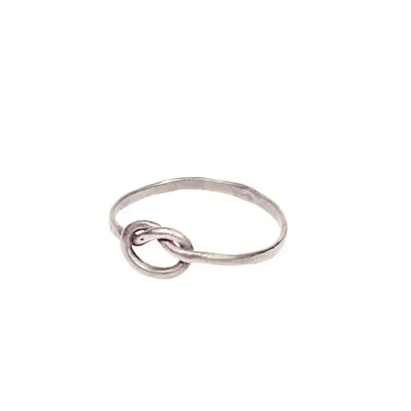 Purpose Jewelry Knot Ring – Symbolic Twist Band 1